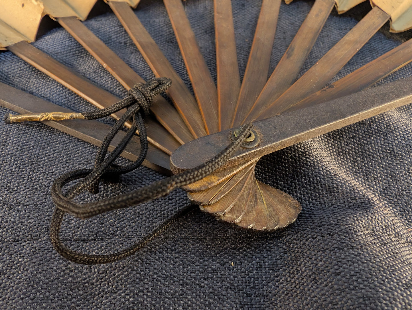 武徳 Dai Nippon Butokukai Fan - Gold with Silver Flake War Fan (Tessen) – TN-003
