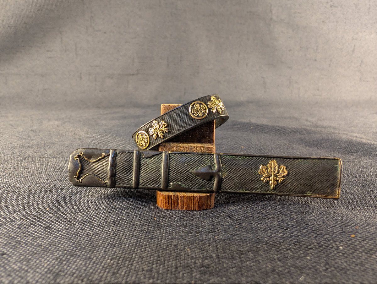 Shakudo Fuchi and Kozuka with Go-san-no-kiri Crest - FK-022