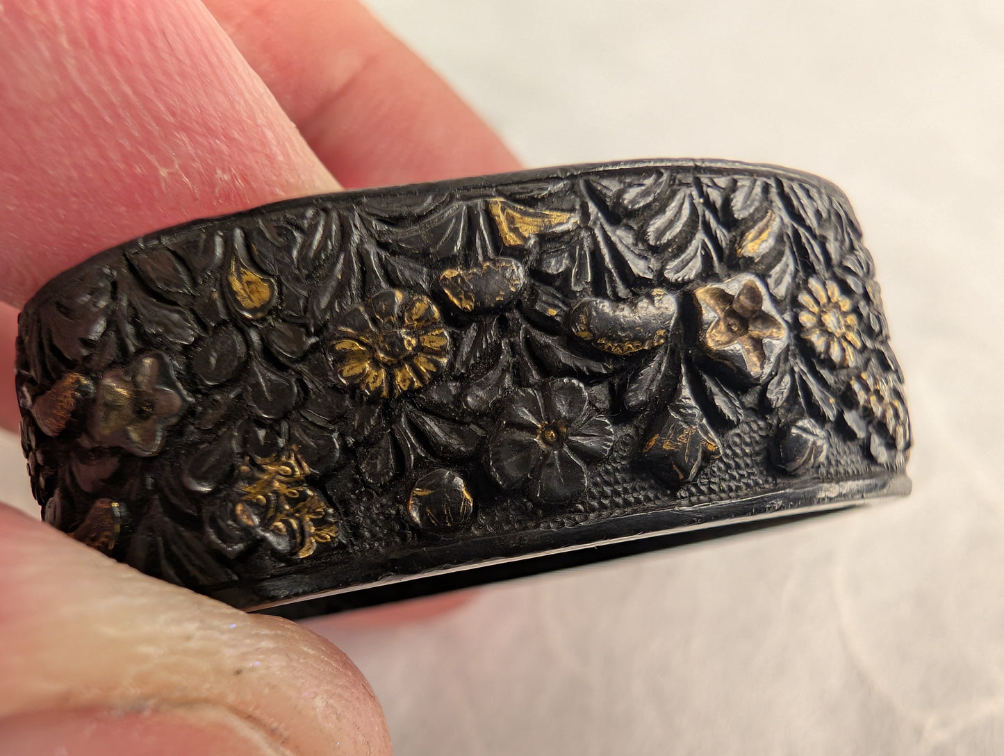 Fuchi with Field of Flowers Over Nanako Ground - FU-015