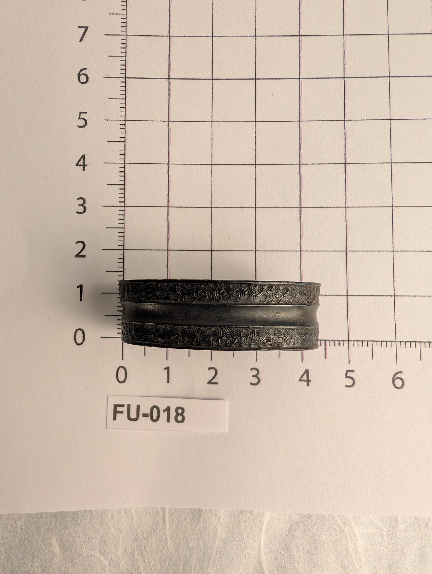 Fuchi with Cross-Hatched Textile Pattern - FU-018