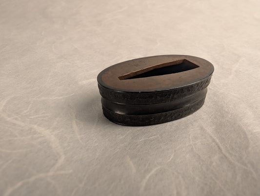 Fuchi with Cross-Hatched Textile Pattern - FU-018