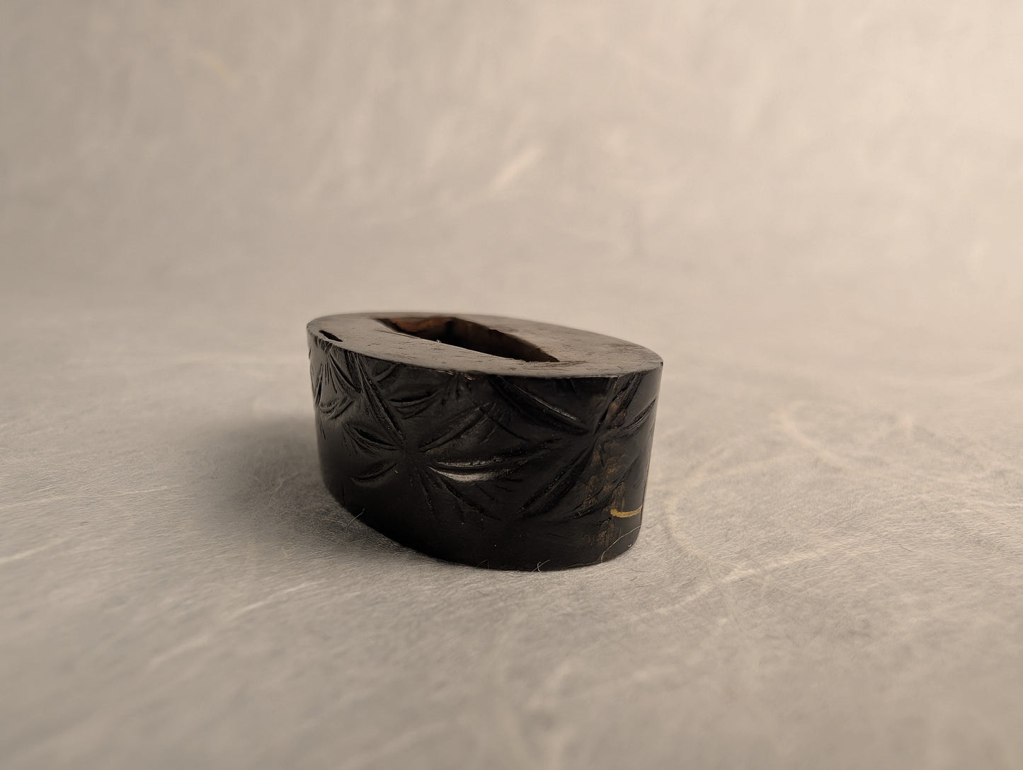 Shakudō Fuchi with Hemp Leaves and Gold Inlay - FU-034