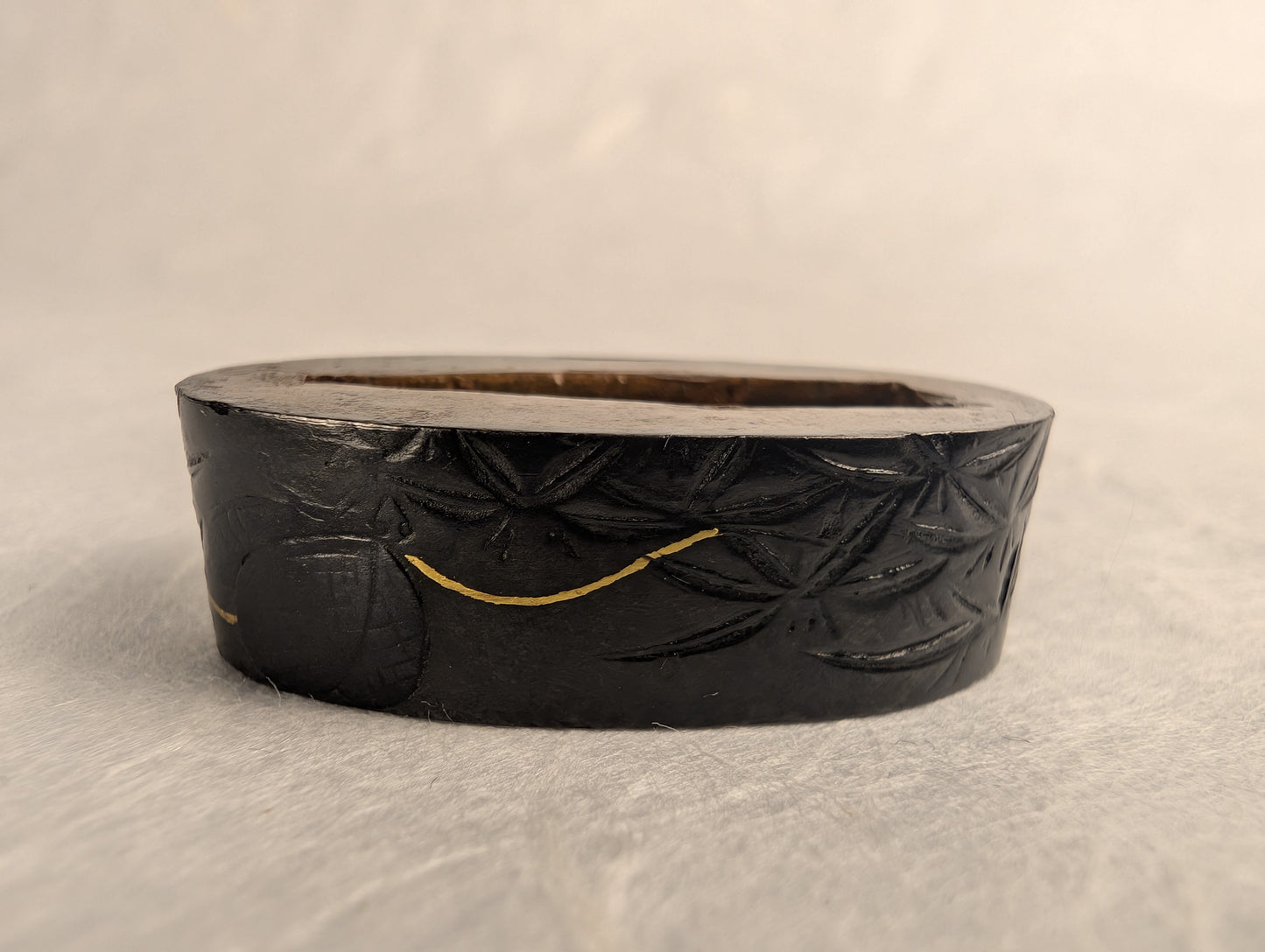 Shakudō Fuchi with Hemp Leaves and Gold Inlay - FU-034