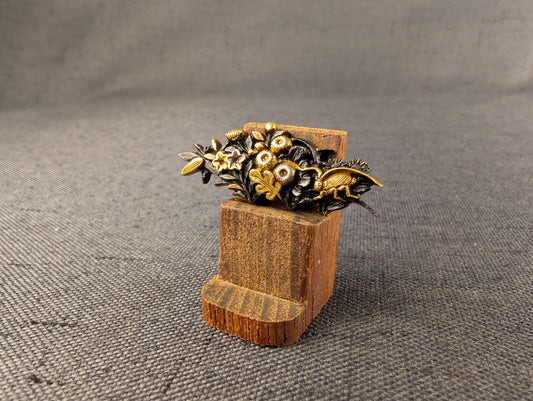 Single Menuki With Flower, Grasses and Cricket Motif – MS-029