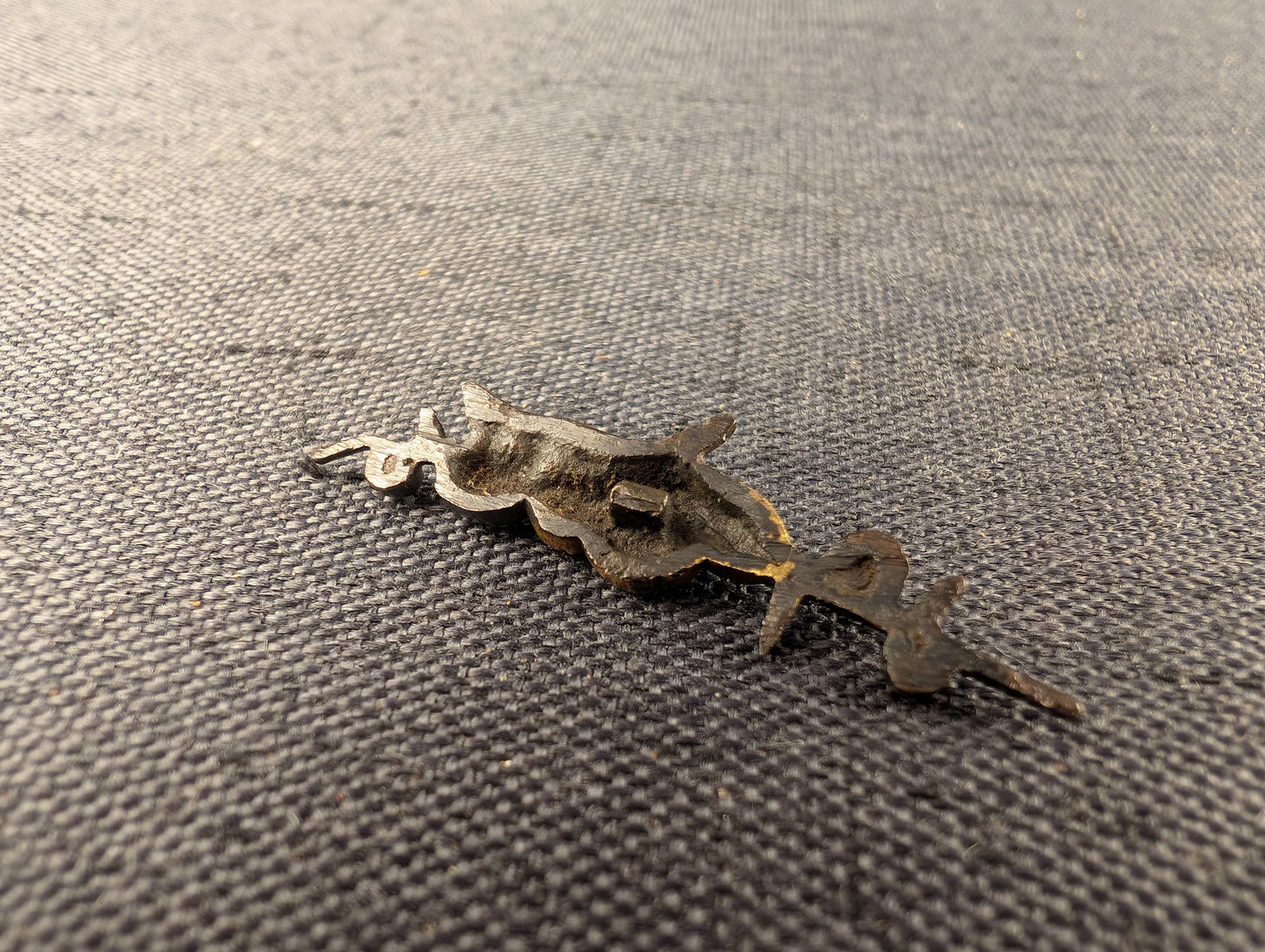 Single Iron Menuki With Camellia Blossom On Branch Motif – MS-034
