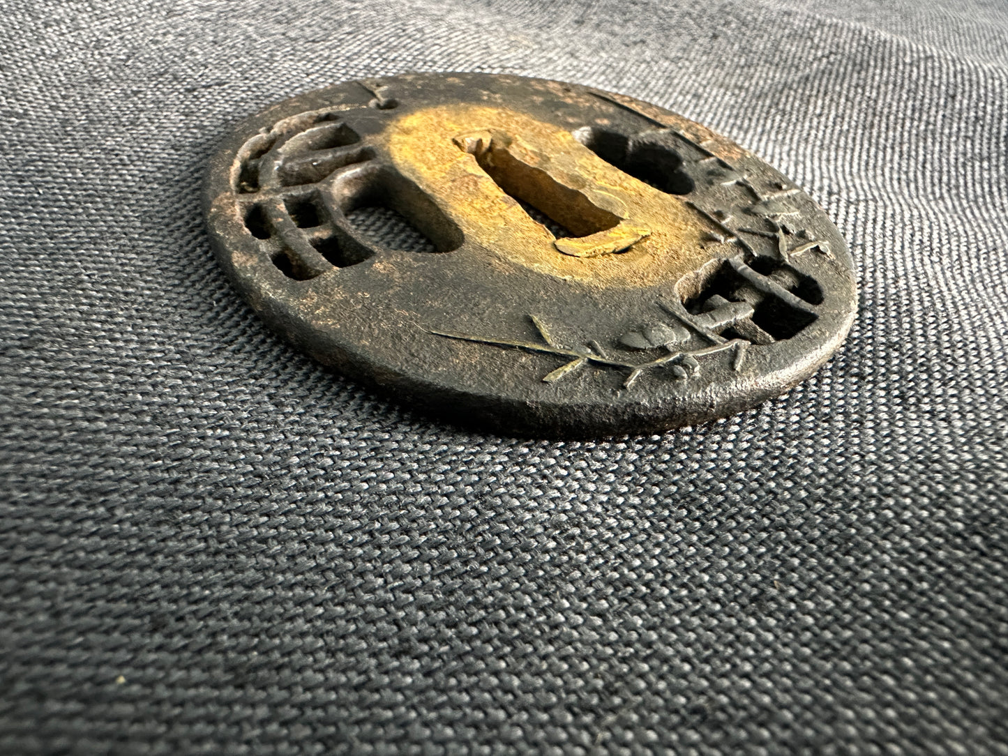 Broken Wakizashi -  Black Lacquer with Gold Highlights and Iron Tsuba – BB-005