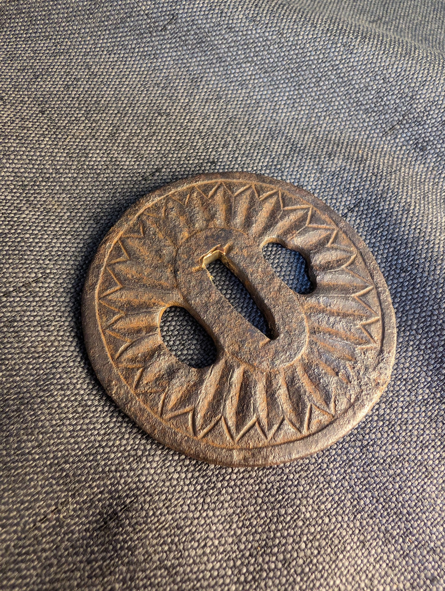 Wakizashi koshirae – Iron sunburst tsuba with Hare of Inaba and Fish Motif – KS-004