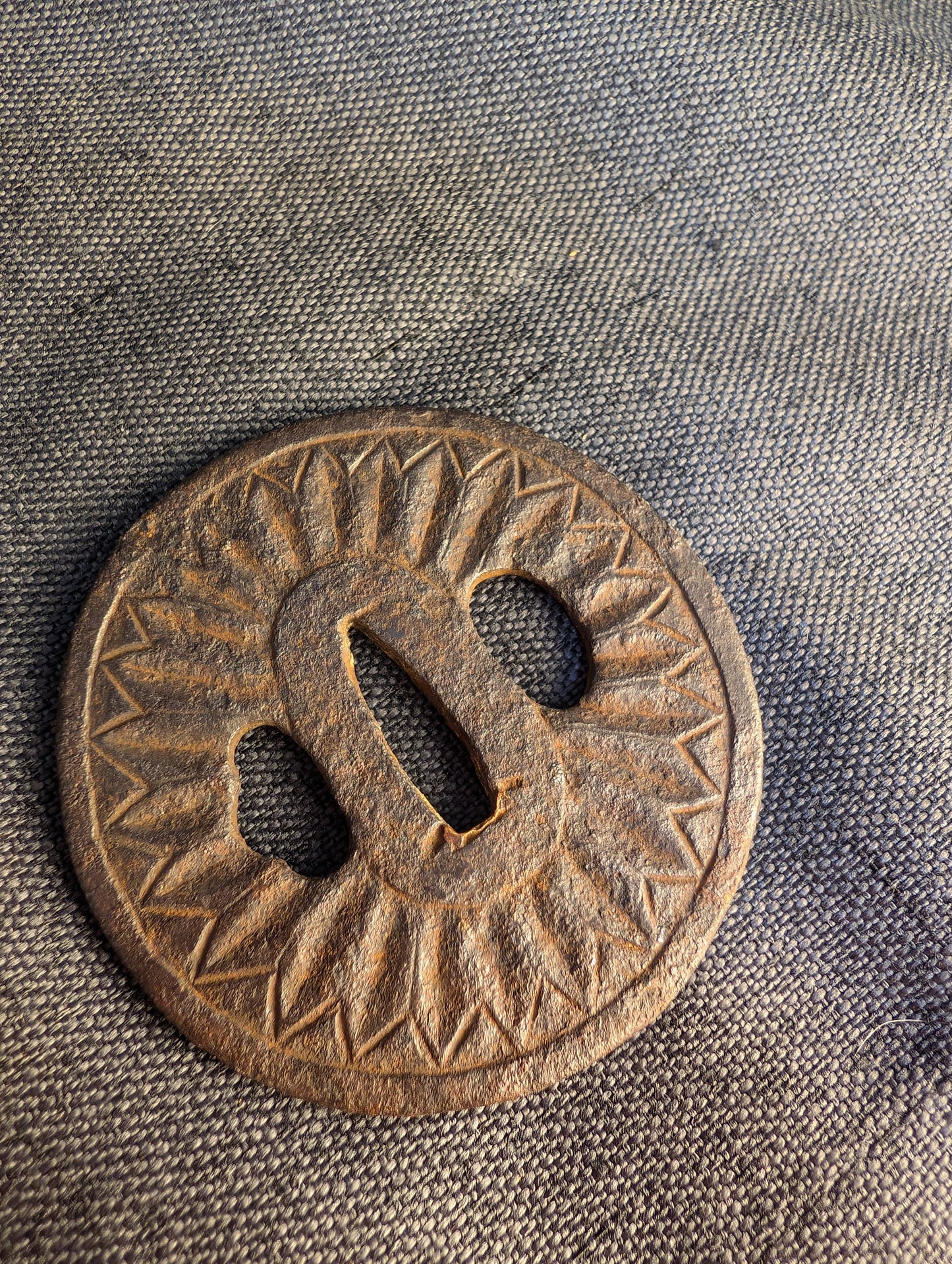 Wakizashi koshirae – Iron sunburst tsuba with Hare of Inaba and Fish Motif – KS-004