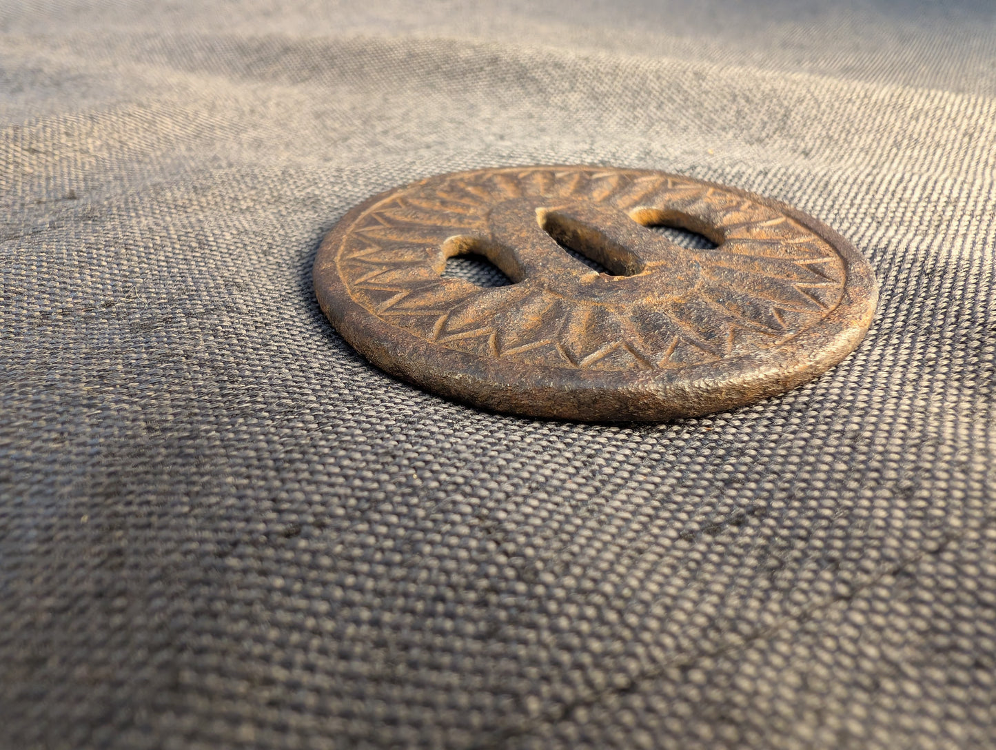 Wakizashi koshirae – Iron sunburst tsuba with Hare of Inaba and Fish Motif – KS-004