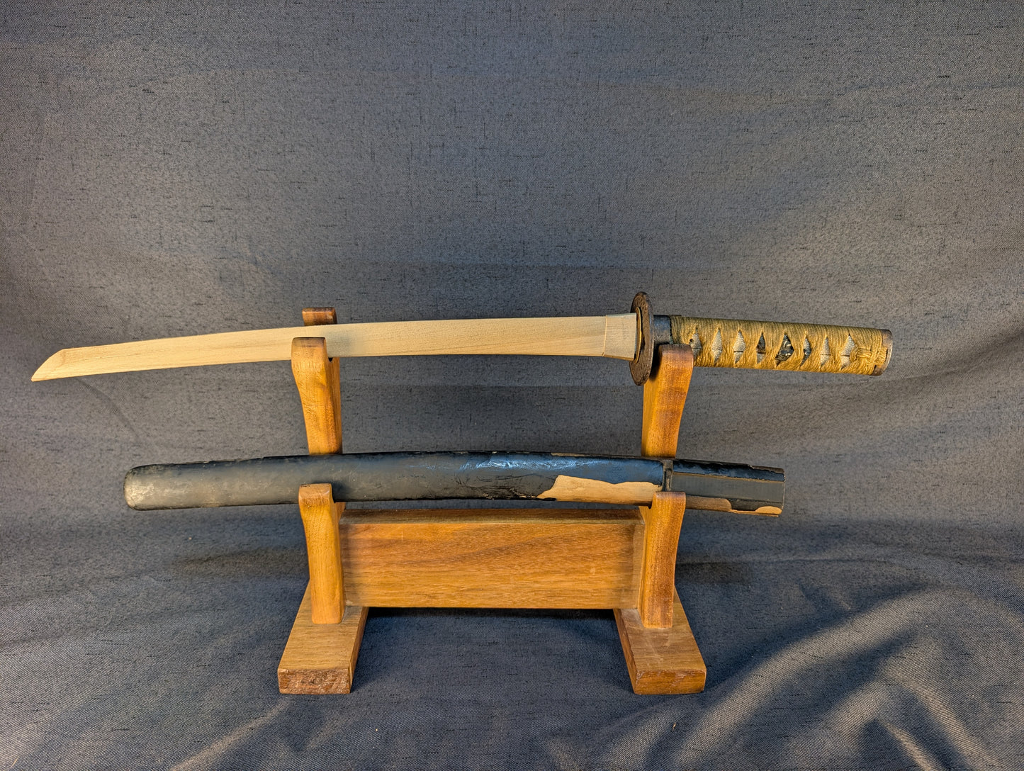 Wakizashi koshirae – Iron sunburst tsuba with Hare of Inaba and Fish Motif – KS-004