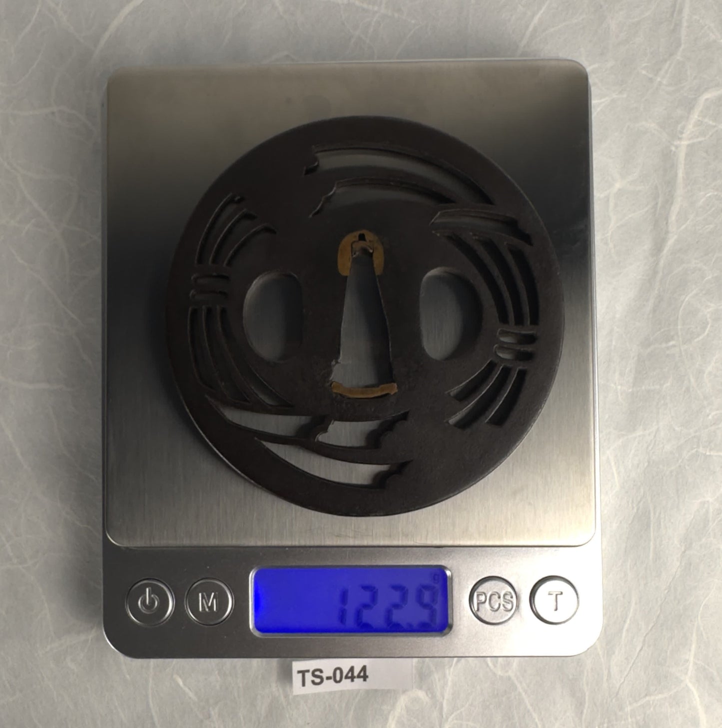 Sukashi Tsuba with Grain Sheaves Motif – TS-044